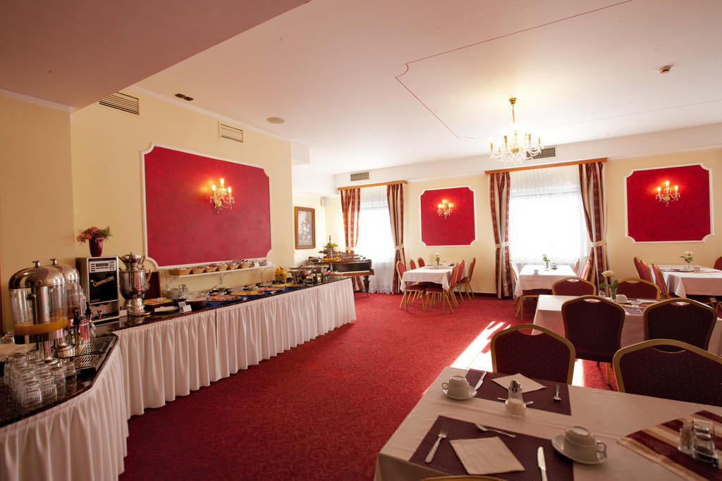 Hotel Savoy Ceske Budejovice Eksteriør billede