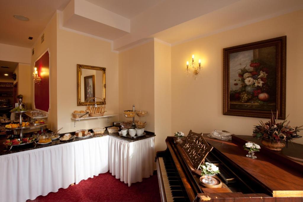 Hotel Savoy Ceske Budejovice Eksteriør billede