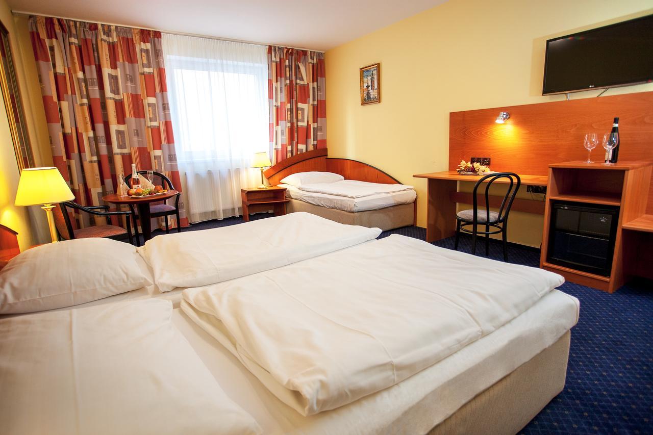 Hotel Savoy Ceske Budejovice Eksteriør billede
