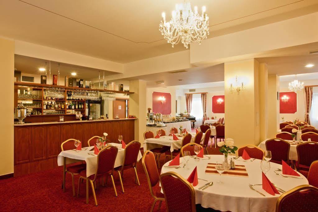 Hotel Savoy Ceske Budejovice Eksteriør billede