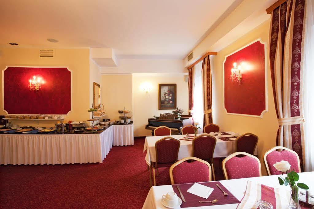 Hotel Savoy Ceske Budejovice Eksteriør billede