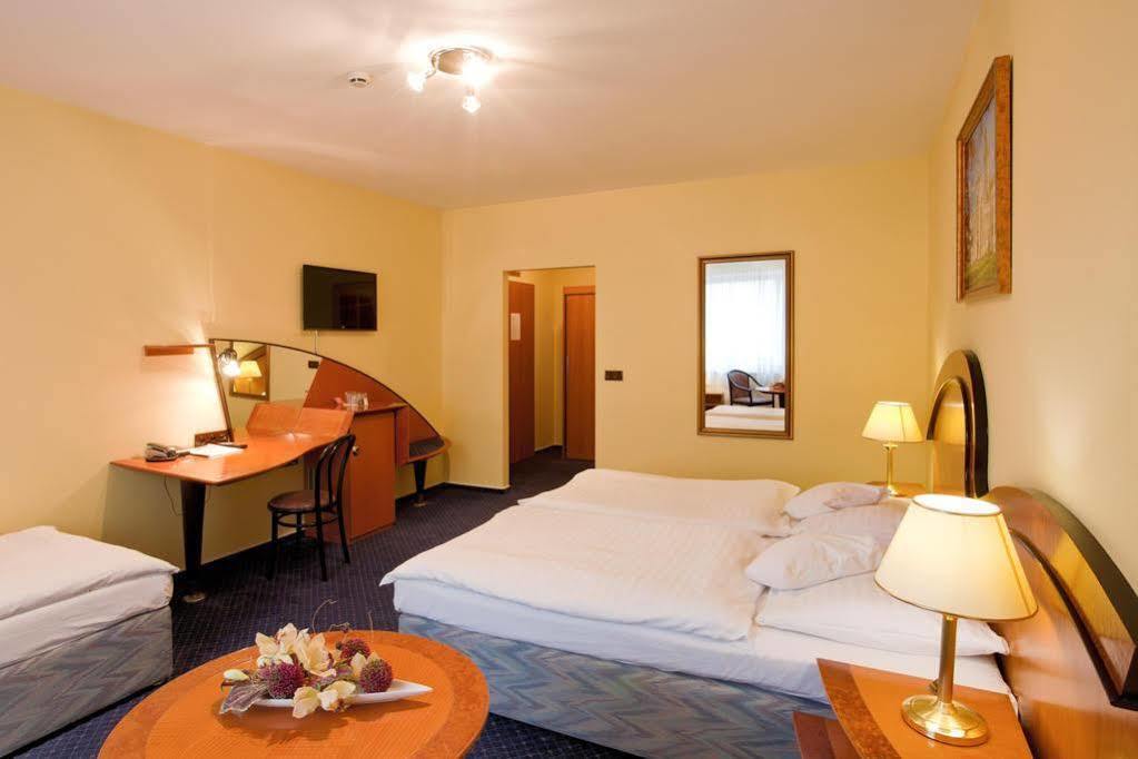 Hotel Savoy Ceske Budejovice Eksteriør billede